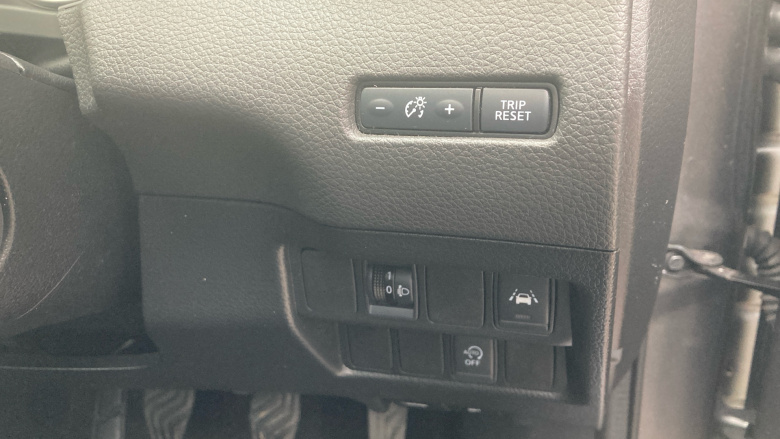 Nissan Qashqai 1.2 DiG-T N-Connecta 5dr Petrol Hatchback